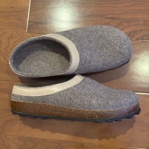 Geisswein Women’s Wool Slippers